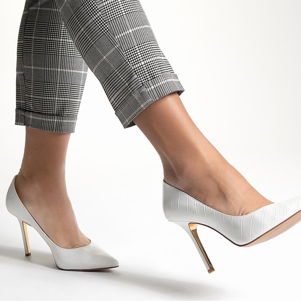 JLo White Croc Faux Leather Pelana Pump